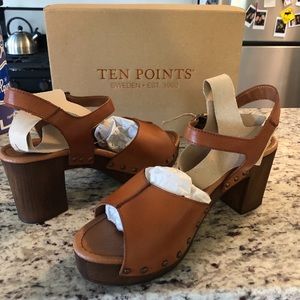 Ten Points tan clogs, brand new, never been worn!